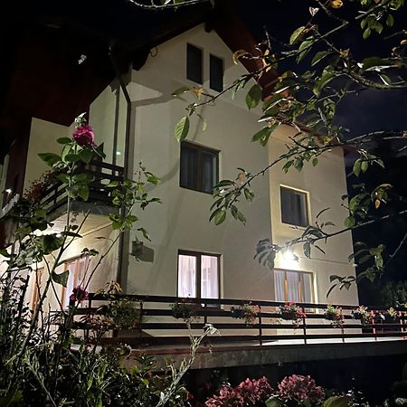 Casa Ador Hotel ซินายา ภายนอก รูปภาพ