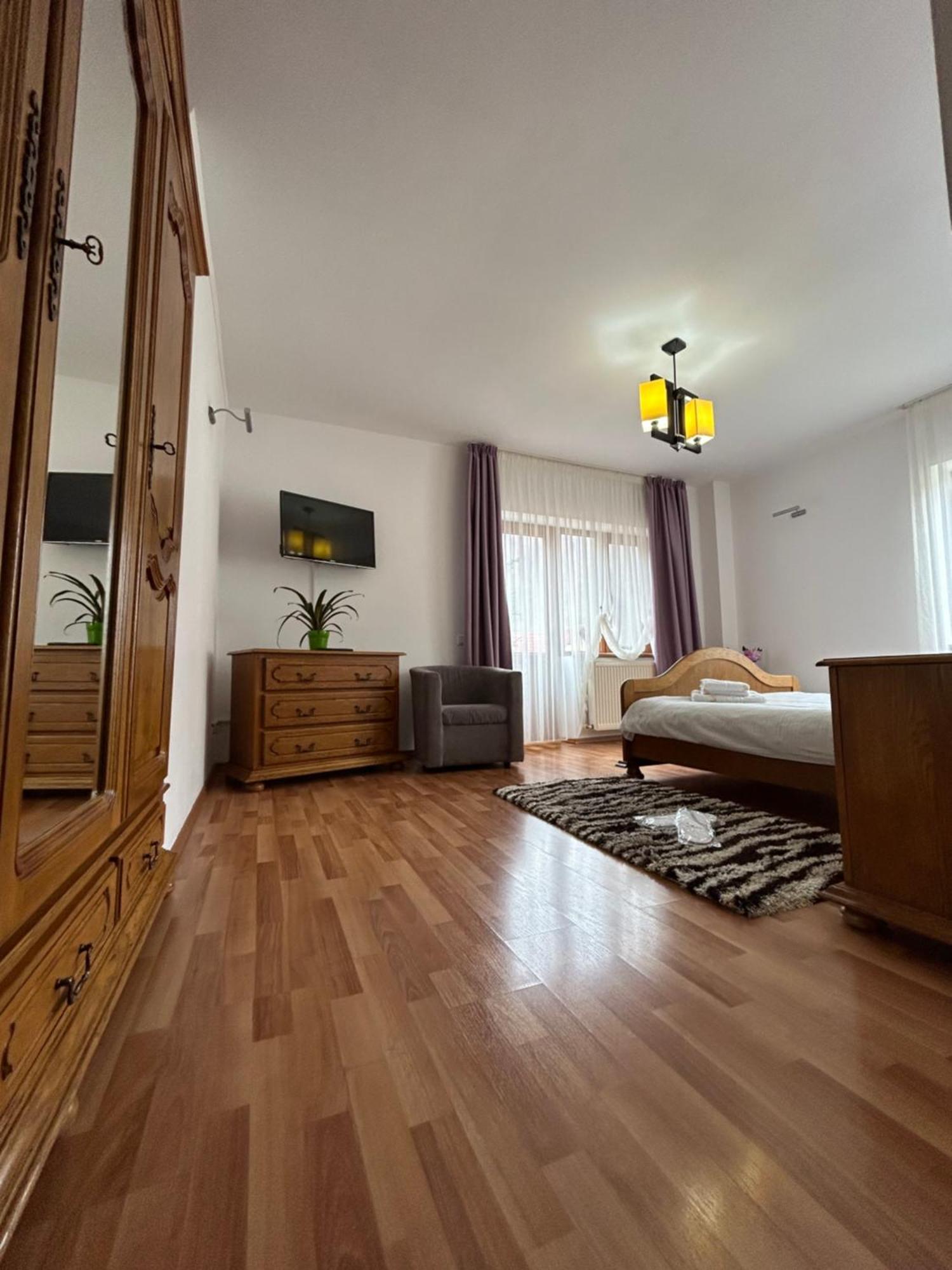 Casa Ador Hotel ซินายา ภายนอก รูปภาพ